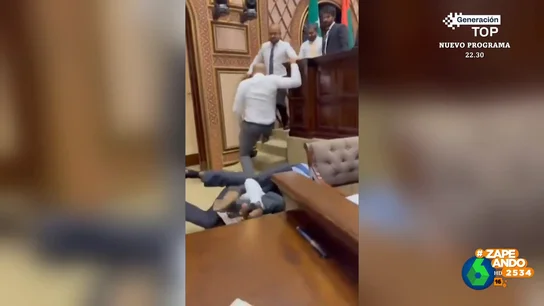 La protesta de un diputado en el Parlamento de Maldivas que termina en pelea La protesta de un diputado en el Parlamento de Maldivas que termina en pelea