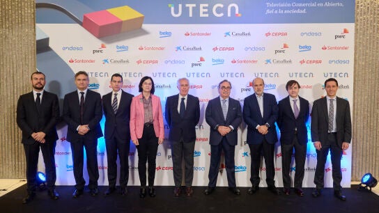 Participantes de la jornada 'El valor de los medios de comunicaci&oacute;n en el nuevo orden tecnol&oacute;gico mundial'