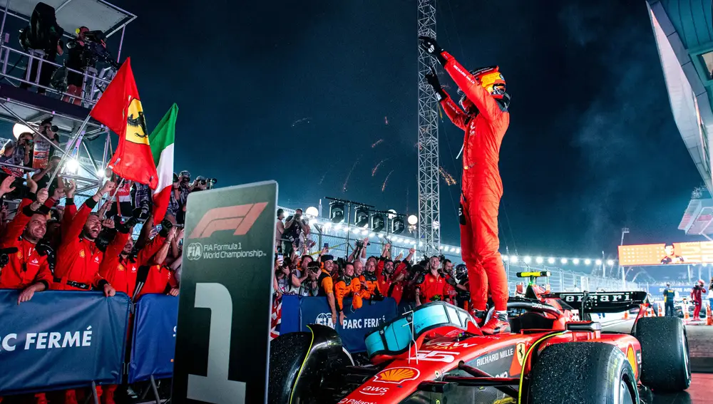 Carlos Sainz logró la victoria en el GP de Singapur 2023