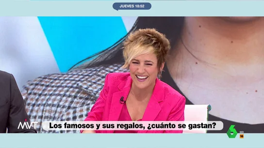 El ataque de risa de Cristina Pardo al oír a Iñaki López hablar de una silla sexual Más Vale Tarde analiza los regalos de los famosos, entre ellos una silla sexual valorada en 30.000 euros. "¿La puede utilizar mi crío para hacer los deberes?", se pregunta Iñaki López en un divertido momento que se puede ver en este vídeo.