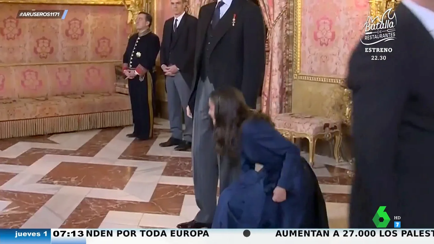 Alfonso Arús reclama la ayuda del Maestro Joao con el caso "paranormal" de la reina Letizia y su "vestido gafe" Alfonso Arús reclama la ayuda del Maestro Joao con el caso "paranormal" de la reina Letizia y su "vestido gafe"
