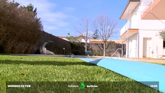 piscina con agua de mar