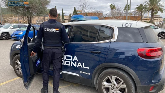 Detenido un hombre por tenencia y distribución de fotos y videos pedófilos en Palma Detenido un hombre por tenencia y distribución de fotos y videos pedófilos en Palma