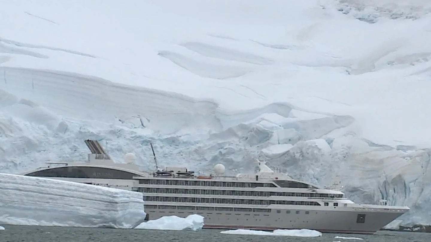 Crucero de lujo en la Antártida Crucero de lujo en la Antártida
