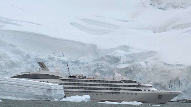 Crucero de lujo en la Antártida