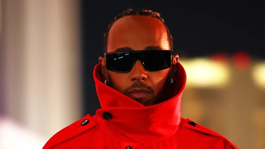 Lewis Hamilton, de rojo en Las Vegas Lewis Hamilton, de rojo en Las Vegas