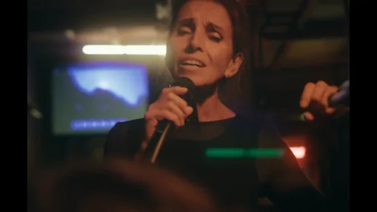 El momentazo de Ana Belén con Jordi Évole en un karaoke El momentazo de Ana Belén con Jordi Évole en un karaoke