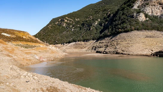 Vista del pantano de la Baells (Barcelona) Vista del pantano de la Baells (Barcelona)