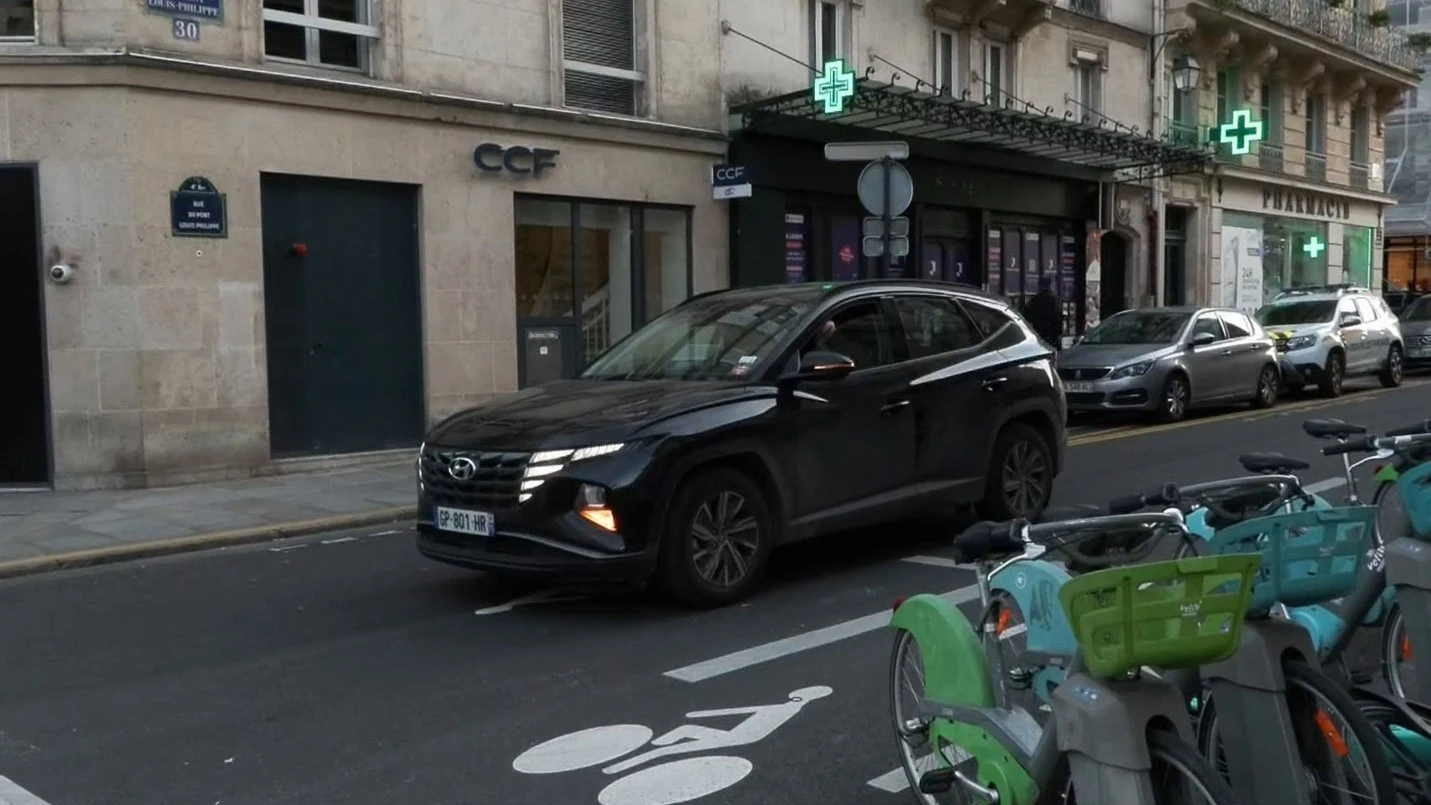 ¿Tienen que pagar más impuestos los coches grandes que los pequeños?