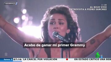 La divertida actuación de Miley Cyrus en los Grammy tras ganar con 'Flowers': "Empecé a llorar y luego recordé que..."