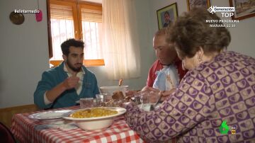Invitan a Isma Juárez a comer cocido en el pueblo más frío de España