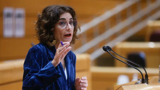 La ministra de Hacienda, Mar&iacute;a Jes&uacute;s Montero, comparece en el pleno del Senado