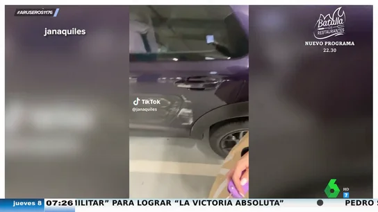 El sofocón viral de una adolescente al rayar por segunda vez el coche de su madre: "Ha sido la p*** columna" El sofocón viral de una adolescente al rayar por segunda vez el coche de su madre: "Ha sido la p*** columna"