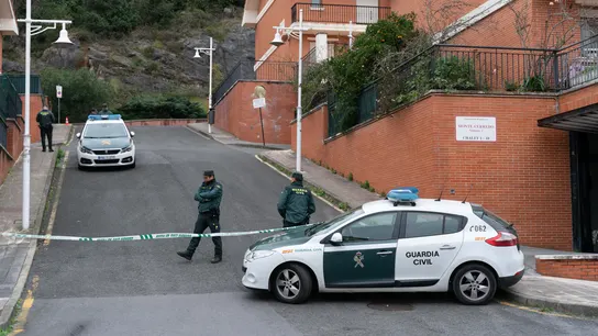 Detenidos dos menores como sospechosos de matar a su madre en Castro Urdiales Detenidos dos menores como sospechosos de matar a su madre en Castro Urdiales