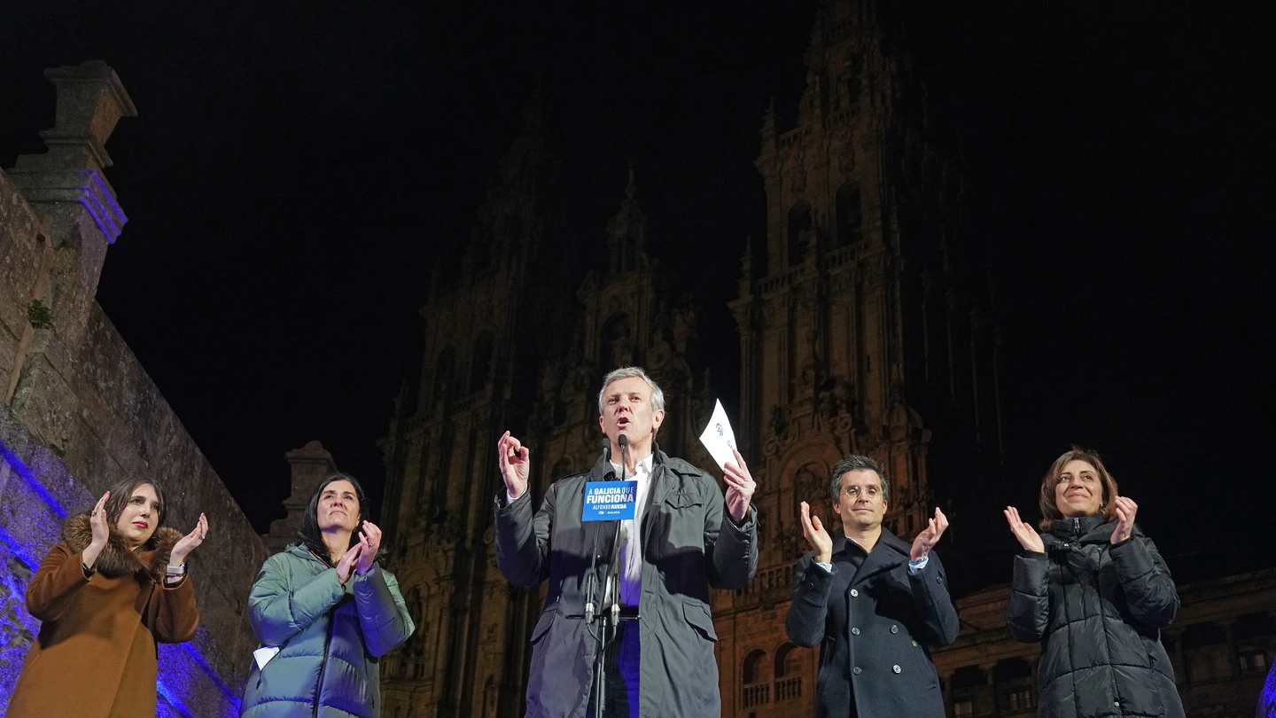 Alfonso Rueda, en el acto de arranque de campaña de las autonómicas en Santiago de Compostela. Alfonso Rueda, en el acto de arranque de campaña de las autonómicas en Santiago de Compostela.