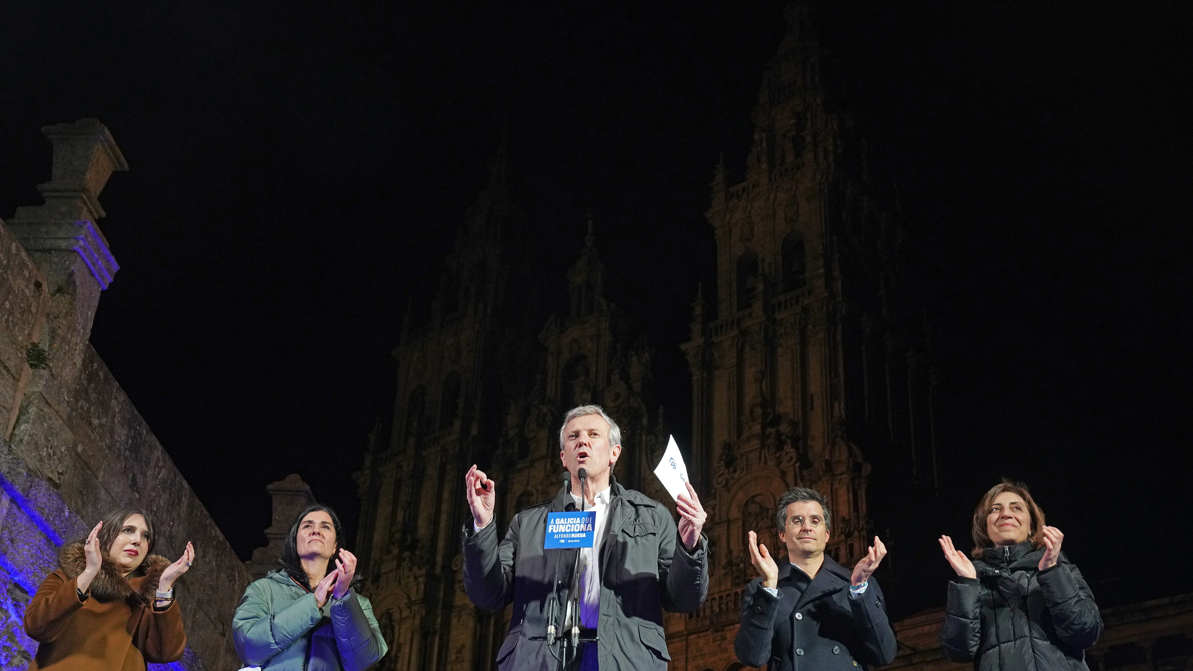  Alfonso Rueda, en el acto de arranque de campaña de las autonómicas en Santiago de Compostela.