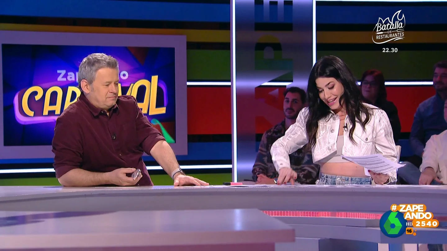 La 'bronca' de Ares Teixidó a Miki Nadal: "¡Se cree gracioso y me ha jodido todo el guion!" La 'bronca' de Ares Teixidó a Miki Nadal: "¡Se cree gracioso y me ha jodido todo el guion!"