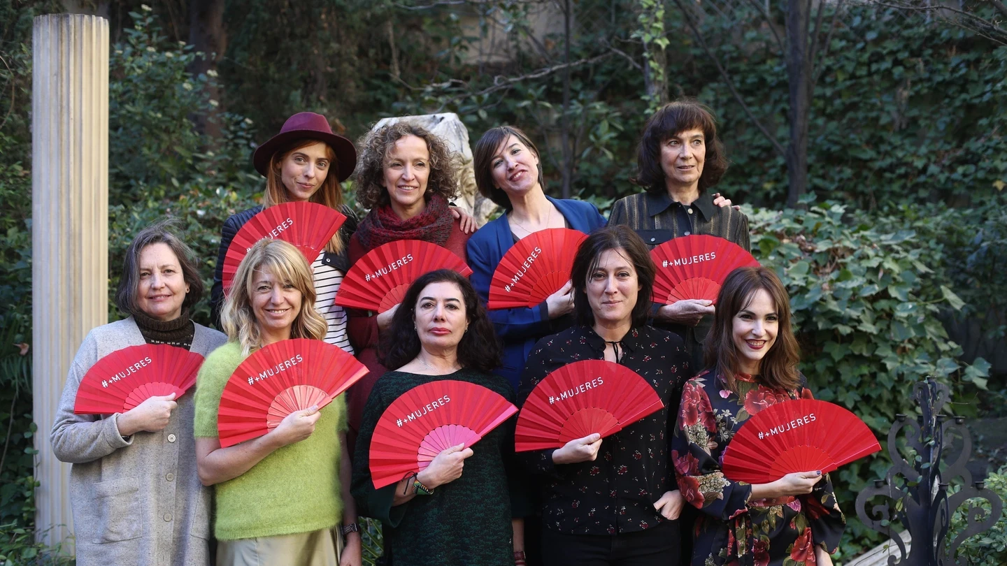 Abanicos para reivindicar el papel de la mujer en la gala de los Goya. Abanicos para reivindicar el papel de la mujer en la gala de los Goya.