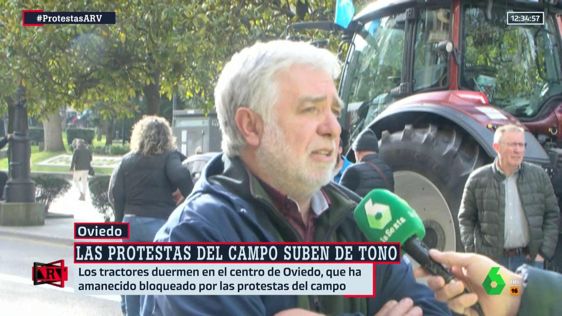 Un agricultor en Oviedo en ARV