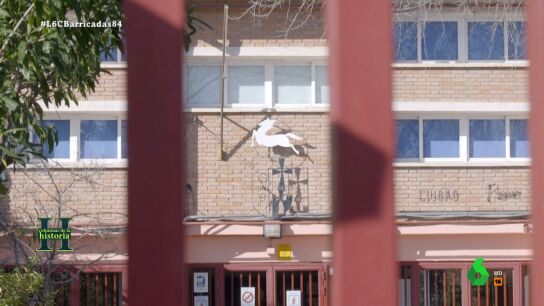 B&aacute;rbara Dur&aacute;n, nieta de uno de los obreros que vivieron en Ciudad Pegaso y trabajaron en la f&aacute;brica estatal de camiones, recuerda el pasado de estas calles y casas construidas por el franquismo, pero con una importante historia de lucha obrera.