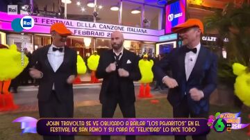 La impagable imagen de John Travolta bailando los pajaritos en el festival de San Remo de Italia