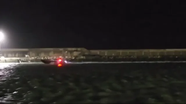 Mueren dos guardias civiles después de que una narcolancha embistiera su patrullera en Barbate, Cádiz Mueren dos guardias civiles después de que una narcolancha embistiera su patrullera en Barbate, Cádiz