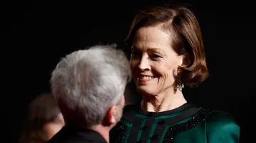 La actriz Sigourney Weaver, a su llegada a los Premios Goya.