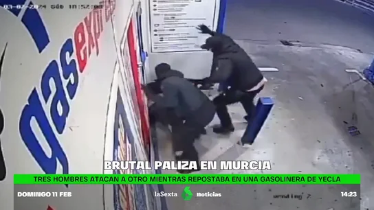 Dos hombres propinan una brutal paliza a otro en una gasolinera de Yecla, Murcia Dos hombres propinan una brutal paliza a otro en una gasolinera de Yecla, Murcia