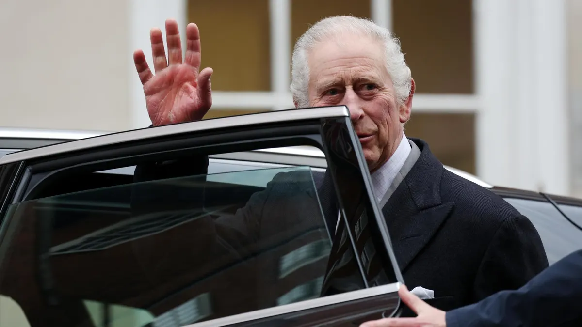 Carlos III thanks “with all his heart the messages of support” after his cancer diagnosis Carlos III thanks “with all his heart the messages of support” after his cancer diagnosis