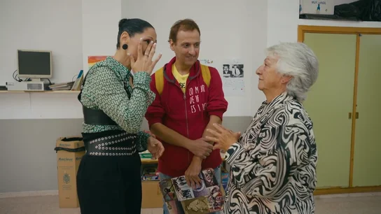 Rosa López y Concha, su antigua profesora Rosa López y Concha, su antigua profesora