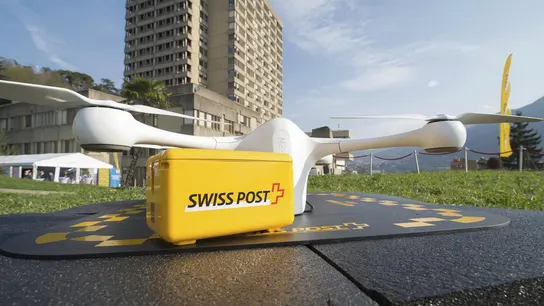 Foto de archivo de un dron del servicio de correos suizo Swiss Post. Foto de archivo de un dron del servicio de correos suizo Swiss Post.