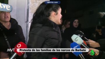 Familiares de los narcos increpan a la prensa en Barbate: "No son asesinos, se buscan la vida"