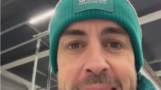 Fernando Alonso después de conducir el AMR24 por primera vez Fernando Alonso después de conducir el AMR24 por primera vez