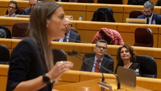 Miriam Nogueras (Junts) habla en el Senado ante Bola&ntilde;os y Montero
