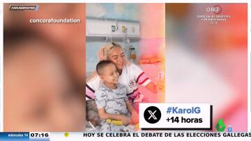 Karol G visita a los pequeños pacientes con cáncer de un hospital de México: así canta para ellos sus canciones más míticas