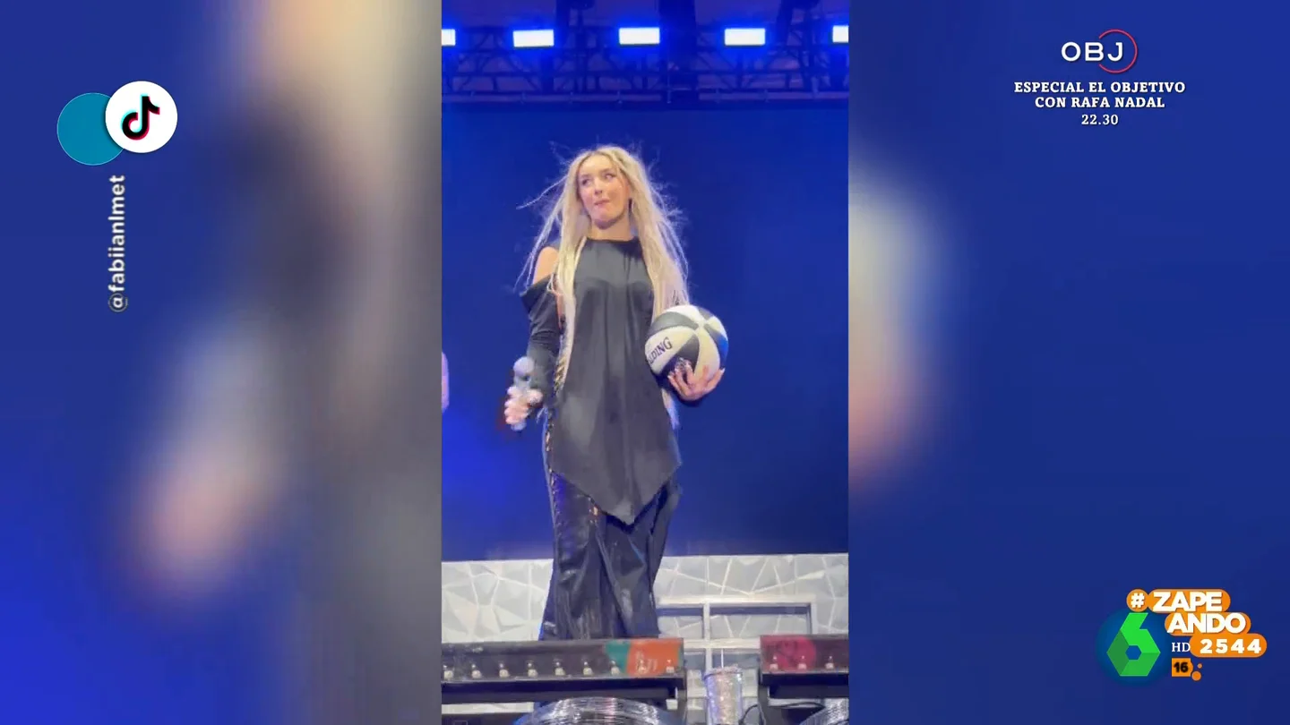 La reacción viral de Lola Índigo al darse cuenta del posible doble sentido de su frase en un concierto La reacción viral de Lola Índigo al darse cuenta del posible doble sentido de su frase en un concierto