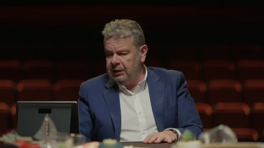 Chicote señala a Ñin, de El Muelle, y pone en evidencia su juego: "Pediste cambiar las valoraciones de Verónica para bajarlas" Chicote señala a Ñin, de El Muelle, y pone en evidencia su juego: "Pediste cambiar las valoraciones de Verónica para bajarlas"