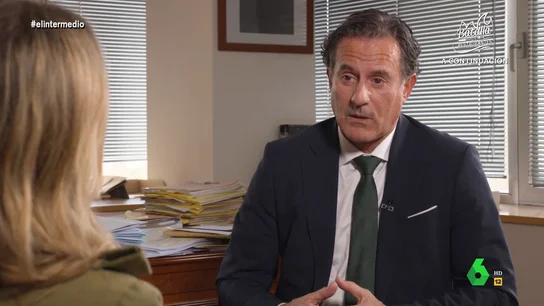 Habla el fiscal que investiga los pozos ilegales de la Axarquía "Se ha creado un monstruo a raíz de consentir extracciones de agua ilegales y ahora no tenemos agua", afirma a Andrea Ropero Fernando Benítez, fiscal de Medio Ambiente que investiga los 250 pozos ilegales de la comarca de la Axarquía.