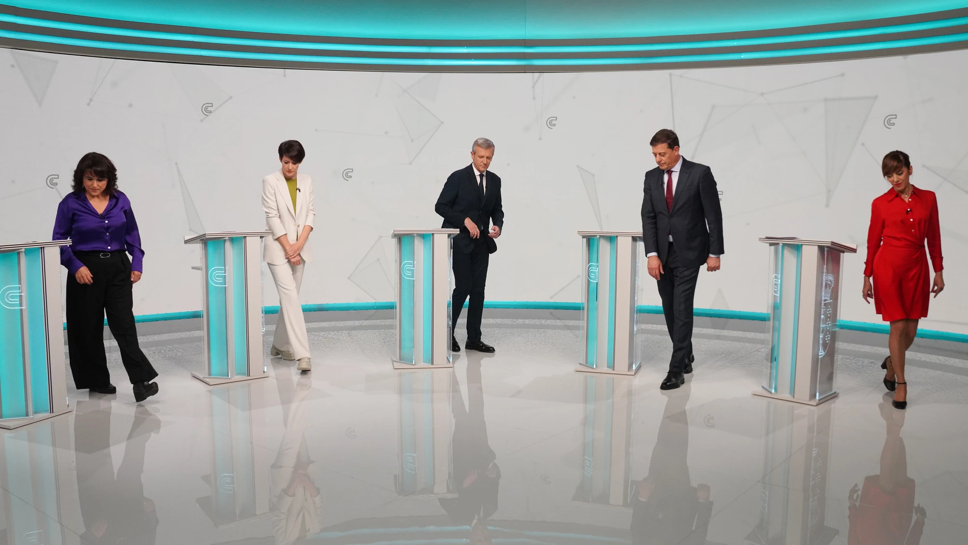 Los candidatos en el debate electoral de la Corporación Radio Televisión de Galicia (CRVTG).