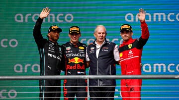 Hamilton, Verstappen, Helmut Marko y Charles Leclerc