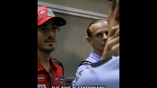 La conversaci&oacute;n entre Bagnaia y M&aacute;rquez sobre el pilotaje de Marc