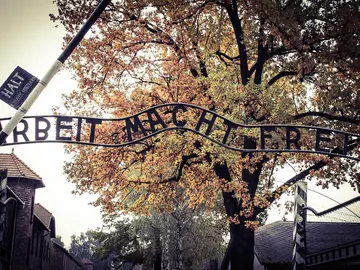 Portón de acceso a Auschwitz. Portón de acceso a Auschwitz.