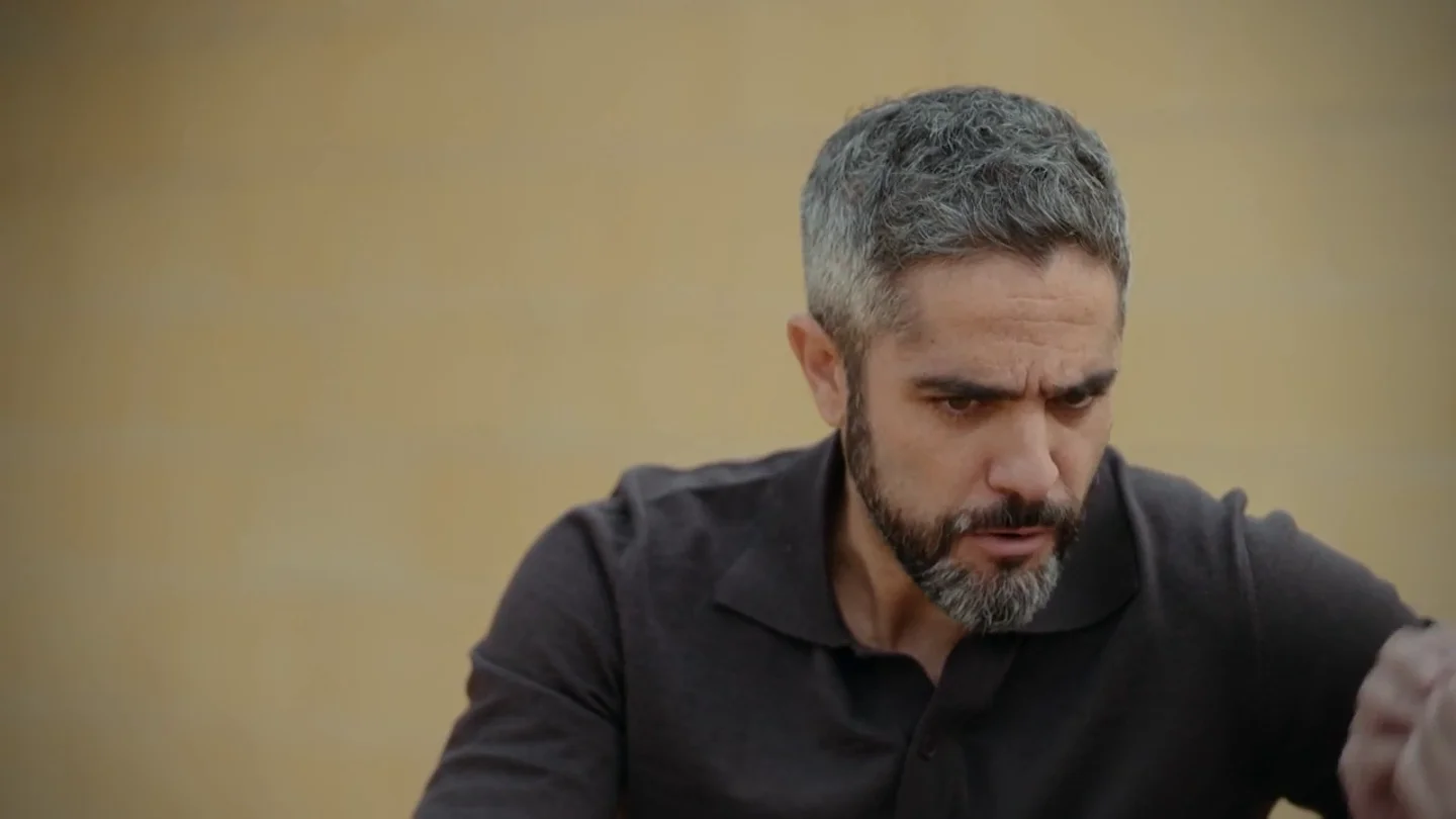 Roberto Leal desvela un sorprendente dato de su infancia que alucina a Albert Espinosa: "Mi madre no quiere que lo cuente" Roberto Leal desvela un sorprendente dato de su infancia que alucina a Albert Espinosa: "Mi madre no quiere que lo cuente"