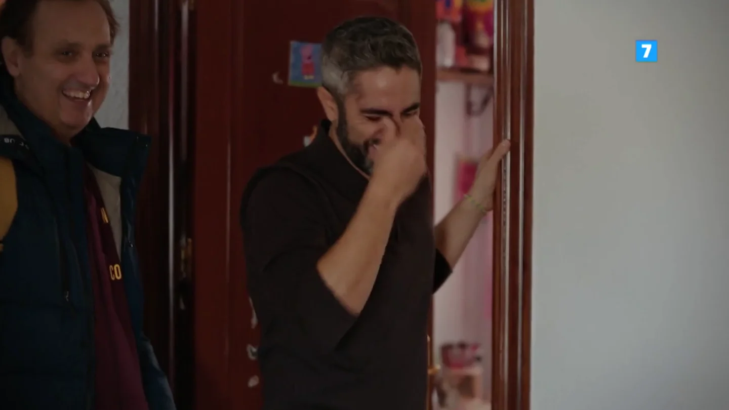 Hoy, en El camino a casa, Albert Espinosa viaja con Roberto Leal hasta su infancia en Alcalá de Guadaira Hoy, en El camino a casa, Albert Espinosa viaja con Roberto Leal hasta su infancia en Alcalá de Guadaira