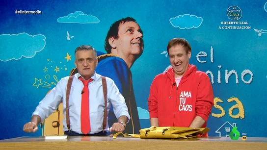 Wyoming responde a la invitación de Albert Espinosa para participar en El camino a casa "Yo te quiero en una temporada, no pegar, pero hacer llorar", le propone Albert Espinosa en este vídeo a Wyoming, que responde asegurando que "en mis buenos tiempos mi parejas me decían siempre '¿qué pasa, no encuentras el camino a casa?".