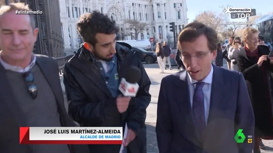 La respuesta de Almeida a Isma Juárez cuando le vuelve a pedir que le invite a su boda: "Si no me sé ni tu nombre" La respuesta de Almeida a Isma Juárez cuando le vuelve a pedir que le invite a su boda: "Si no me sé ni tu nombre"