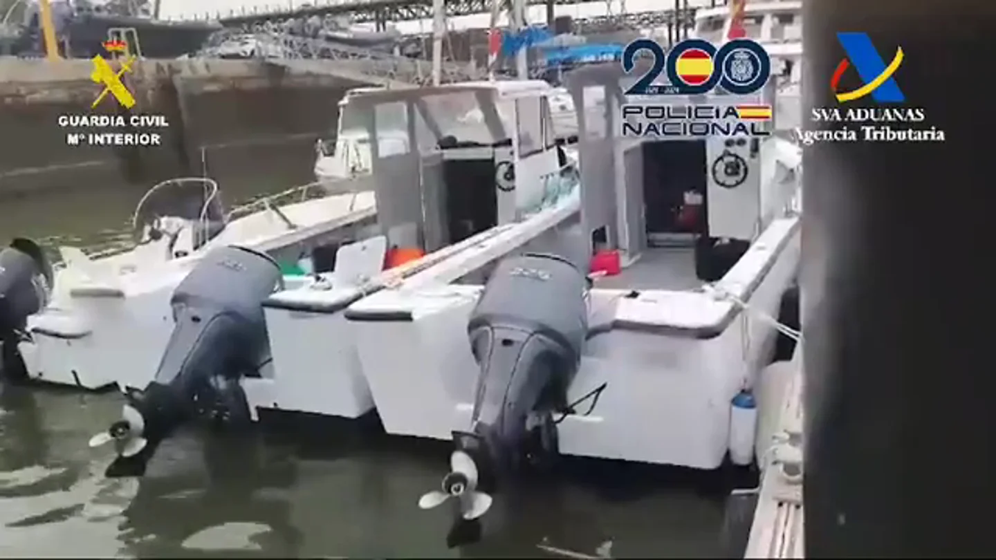 Intervenidos 2.800 kilogramos de hachís en dos embarcaciones de recreo en la costa de Huelva Intervenidos 2.800 kilogramos de hachís en dos embarcaciones de recreo en la costa de Huelva