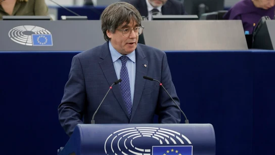 El expresident Carles Puigdemont en una imagen de archivo La teniente fiscal del Supremo se opone a investigar a Puigdemont por terrorismo en 'Tsunami'/ EFE/EPA/RONALD WITTEK