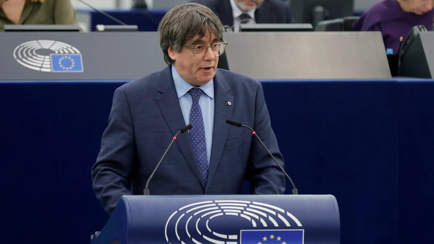 El expresident Carles Puigdemont en una imagen de archivo La teniente fiscal del Supremo se opone a investigar a Puigdemont por terrorismo en 'Tsunami'/ EFE/EPA/RONALD WITTEK