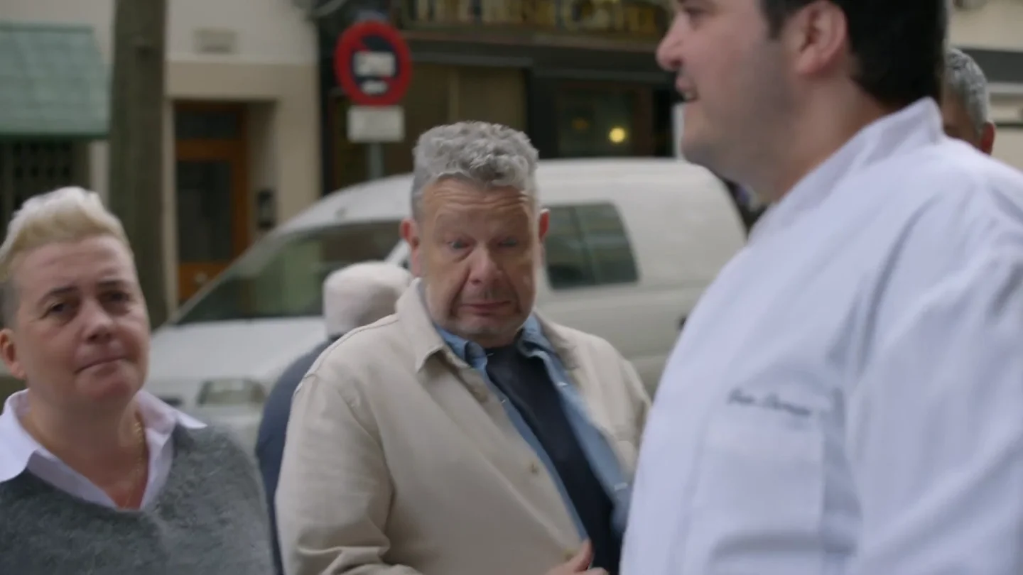 Cristina le niega la mano a Fran al entrar en su restaurante, el Pepito Ternera: "No se la doy porque no me da la gana" Cristina le niega la mano a Fran al entrar en su restaurante, el Pepito Ternera: "No se la doy porque no me da la gana"